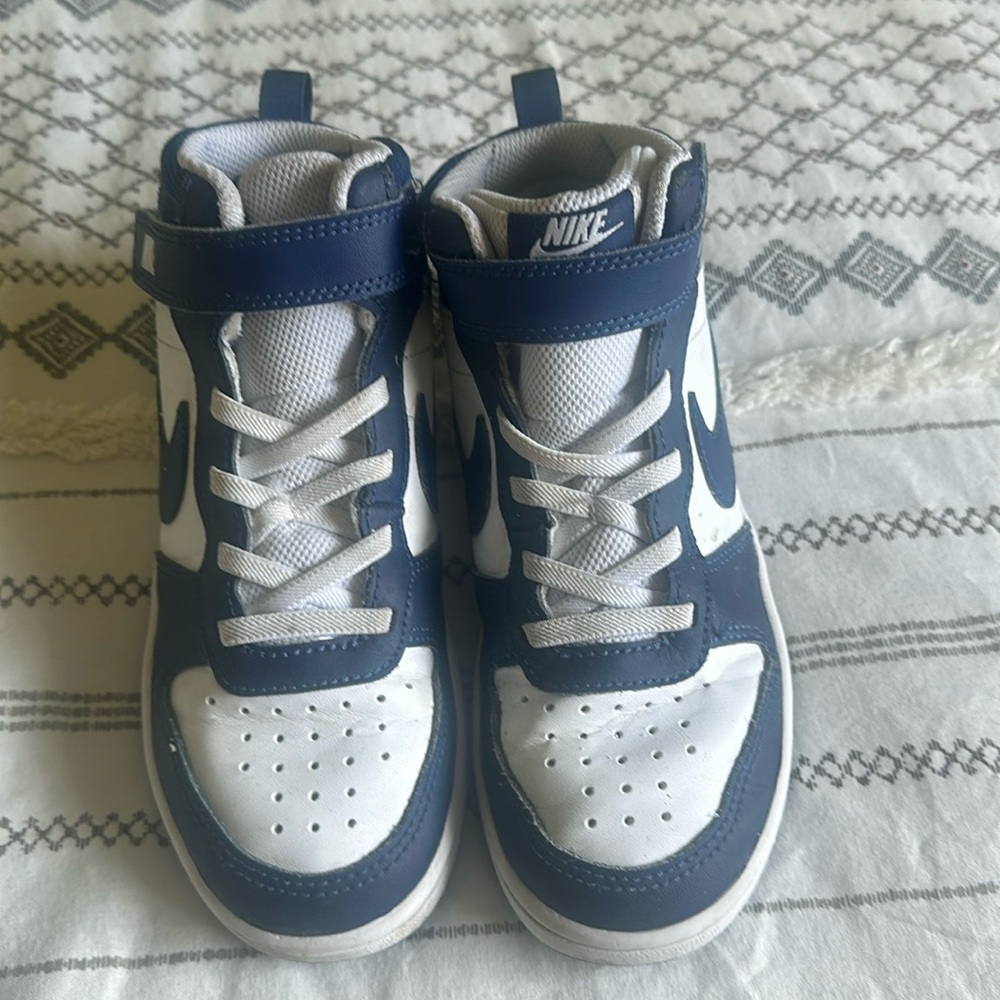 Nike Court Borough Sneakers